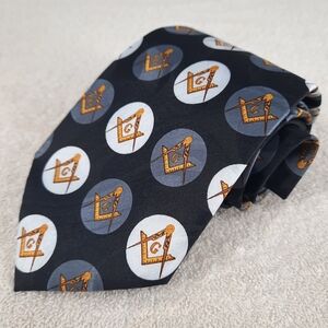 Elegant Black and Gold Patterned Tie